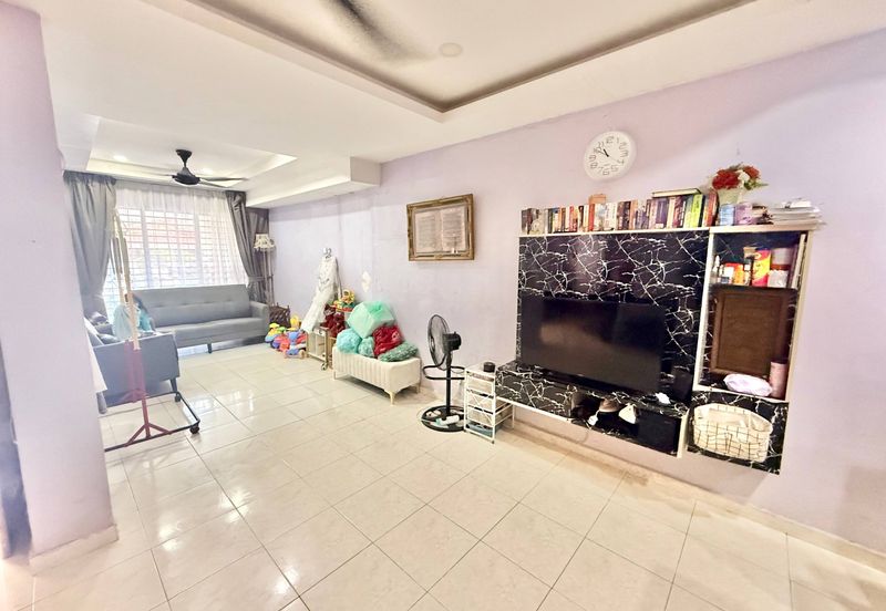 Persiaran Puncak Alam 1 