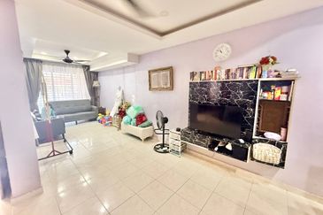 Persiaran Puncak Alam 1 