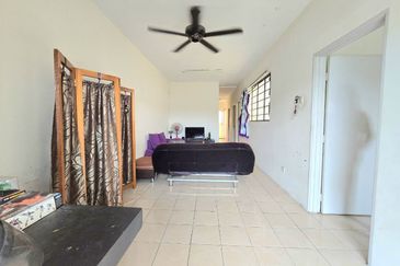 Residensi Bistaria, Ukay Bistari