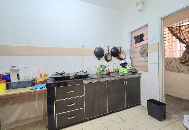 Residensi Bistaria, Ukay Bistari