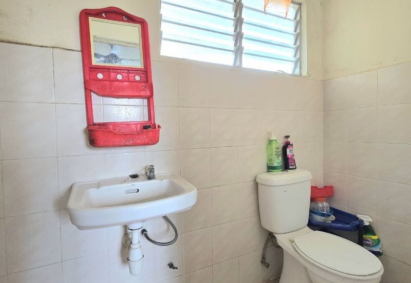 Residensi Bistaria, Ukay Bistari