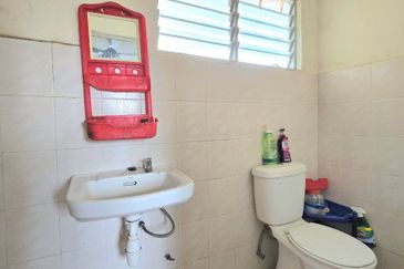 Residensi Bistaria, Ukay Bistari