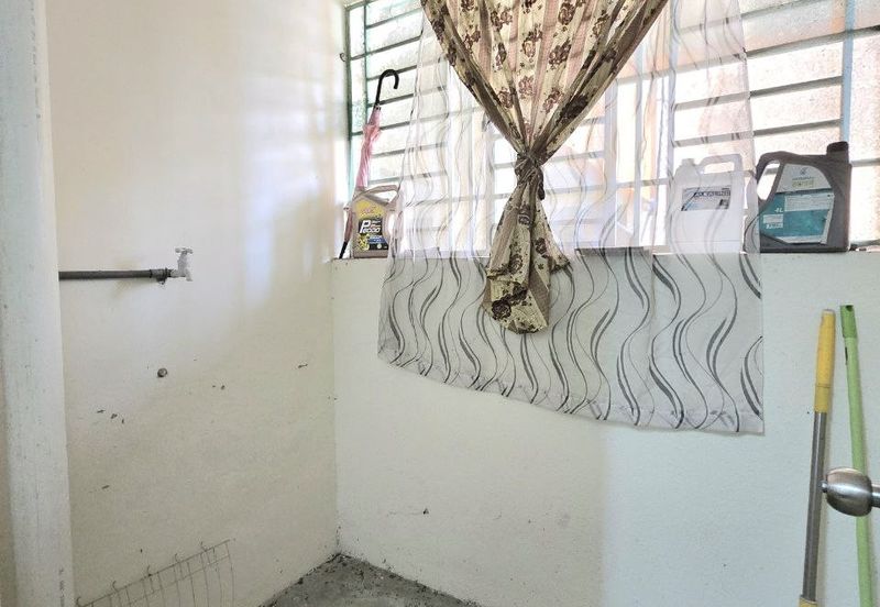 Residensi Bistaria, Ukay Bistari