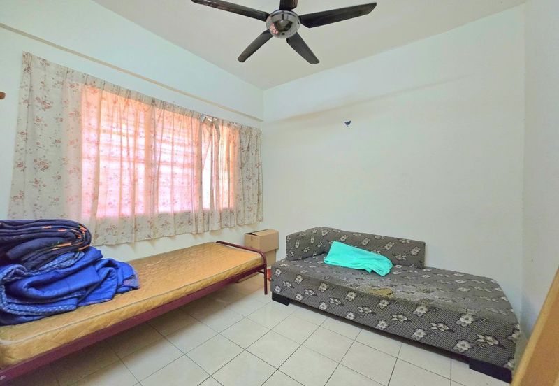 Residensi Bistaria, Ukay Bistari