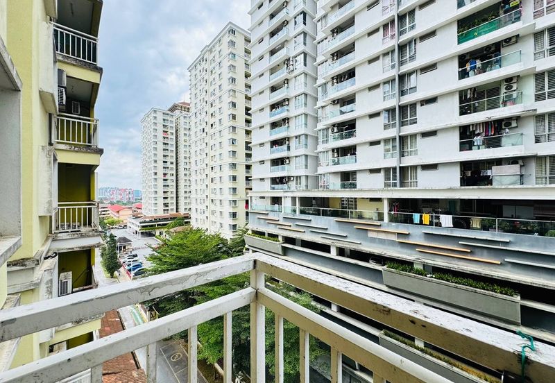 PV3 Platinum Hill Condominium