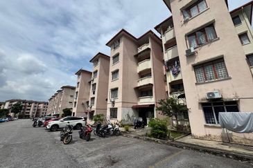 Pangsapuri Sri Raya, Ukay Perdana