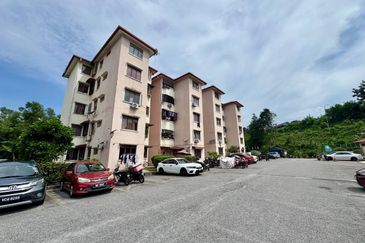 Pangsapuri Sri Raya, Ukay Perdana