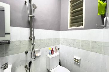 Lorong Az-Zaharah 10/20