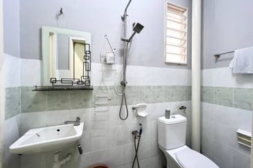 Lorong Az-Zaharah 10/20