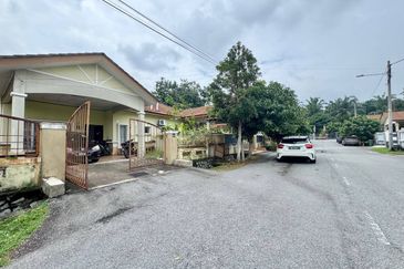 Taman Desa Bestari, Salak Tinggi