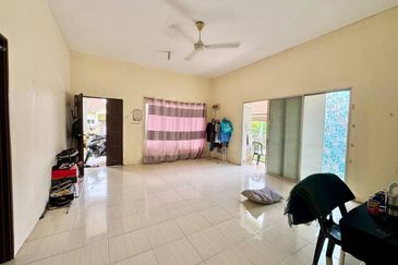 Taman Desa Bestari, Salak Tinggi