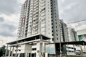 7 Tree Seven Residence