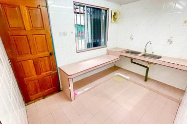 [Freehold] Double Storey Terrace Taman Industri Bolton Batu Caves