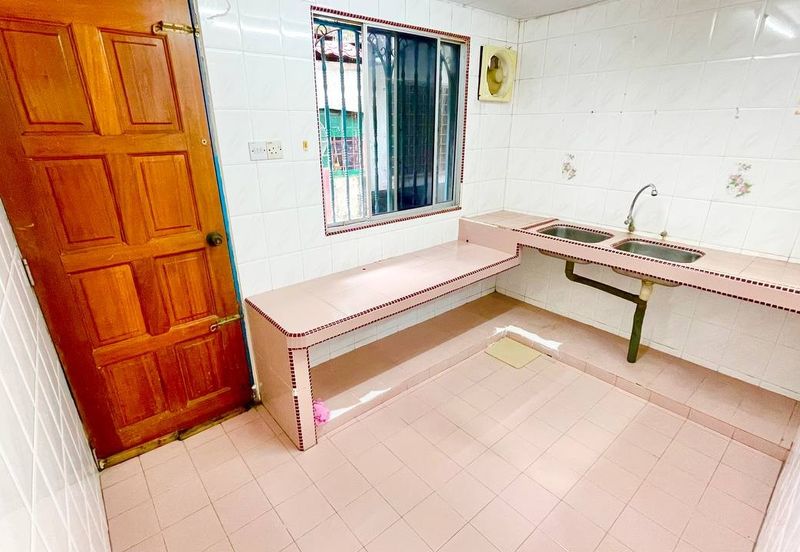 [Freehold] Double Storey Terrace Taman Industri Bolton Batu Caves