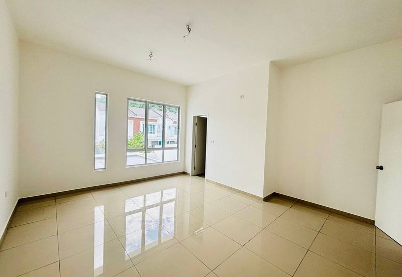 TIARA SENDAYAN (PRESINT 5)