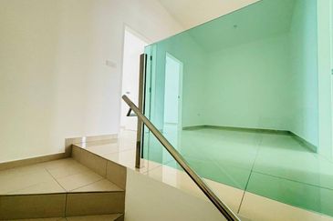 TIARA SENDAYAN (PRESINT 5)