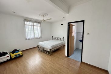 Taman Tasik Semenyih (Lake Residence)