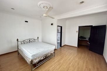 Taman Tasik Semenyih (Lake Residence)