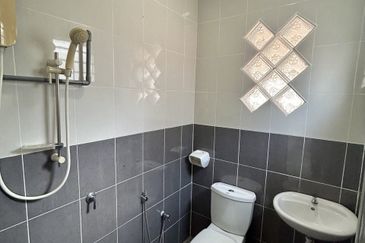 Taman Tasik Semenyih (Lake Residence)