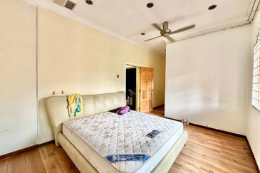 Jalan Suasana, Bandar Tun Hussein Onn