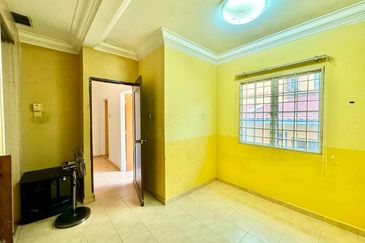 Jalan Suasana, Bandar Tun Hussein Onn