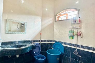 Jalan Suasana, Bandar Tun Hussein Onn