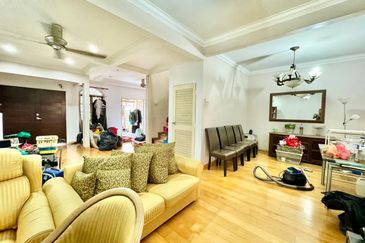 Jalan Suasana, Bandar Tun Hussein Onn