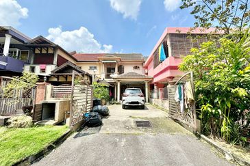 Jalan Suasana, Bandar Tun Hussein Onn