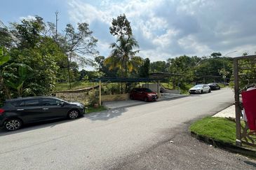 Jalan Suasana, Bandar Tun Hussein Onn