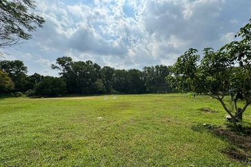 Jalan Suasana, Bandar Tun Hussein Onn