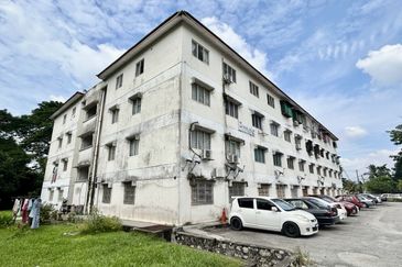 Pangsapuri Emas, Jalan Bidara 2, Taman Taming Emas, Kajang