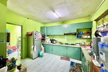 Taman Seroja, Bandar Baru Salak Tinggi