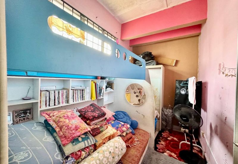 Taman Seroja, Bandar Baru Salak Tinggi