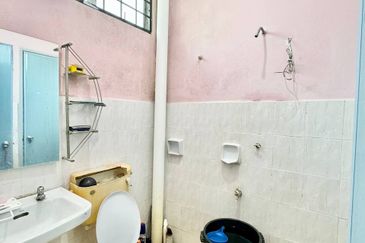 Taman Seroja, Bandar Baru Salak Tinggi