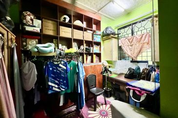 Taman Seroja, Bandar Baru Salak Tinggi