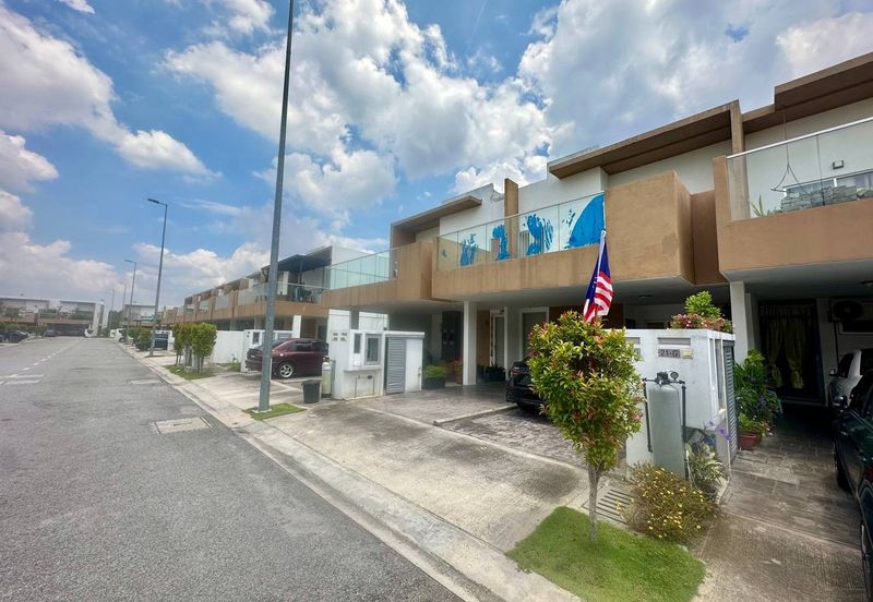 Casa Bluebell @ Cybersouth