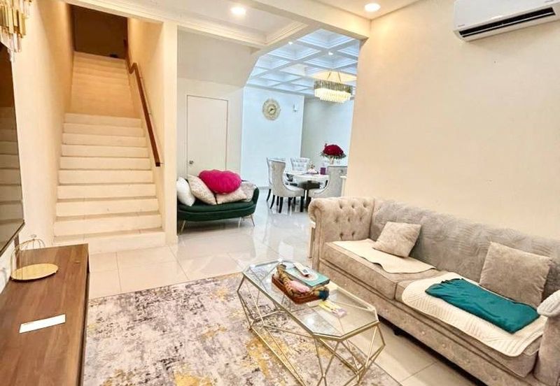 Crescent Park Townvilla