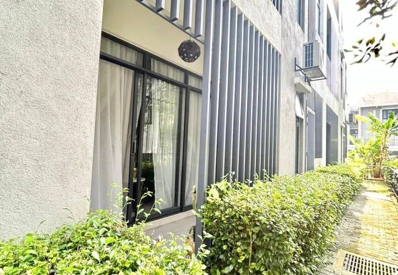 Crescent Park Townvilla