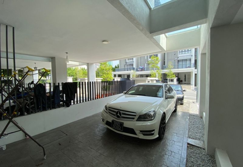 Crescent Park Townvilla