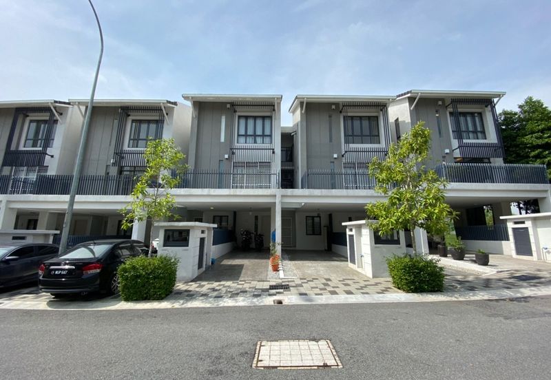 Crescent Park Townvilla