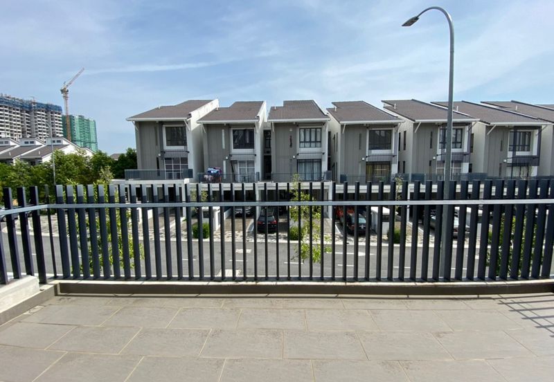 Crescent Park Townvilla