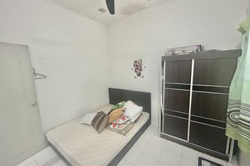 Taman Desa Kenanga 2