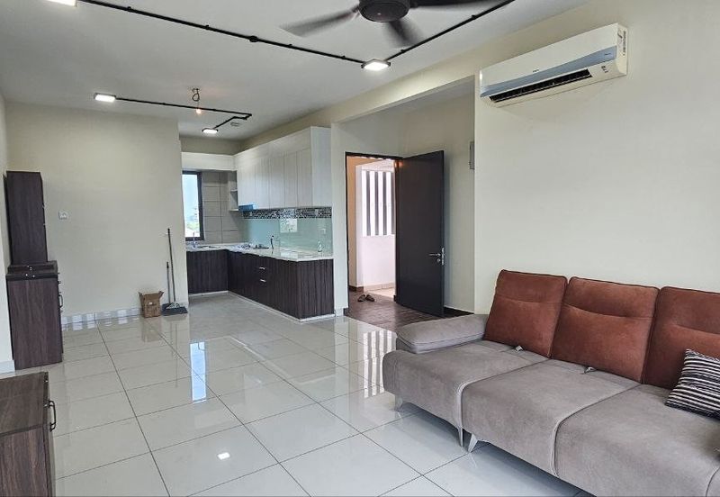 Aura Residence @ Precint 8