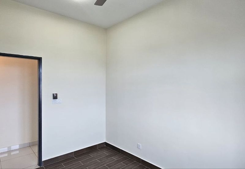 Aura Residence @ Precint 8