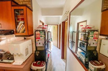 Residensi Warnasari 3