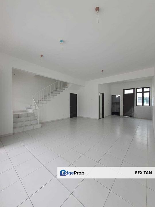 22x70 Taman Austin Duta Double Storey House for Sale, Johor Bahru