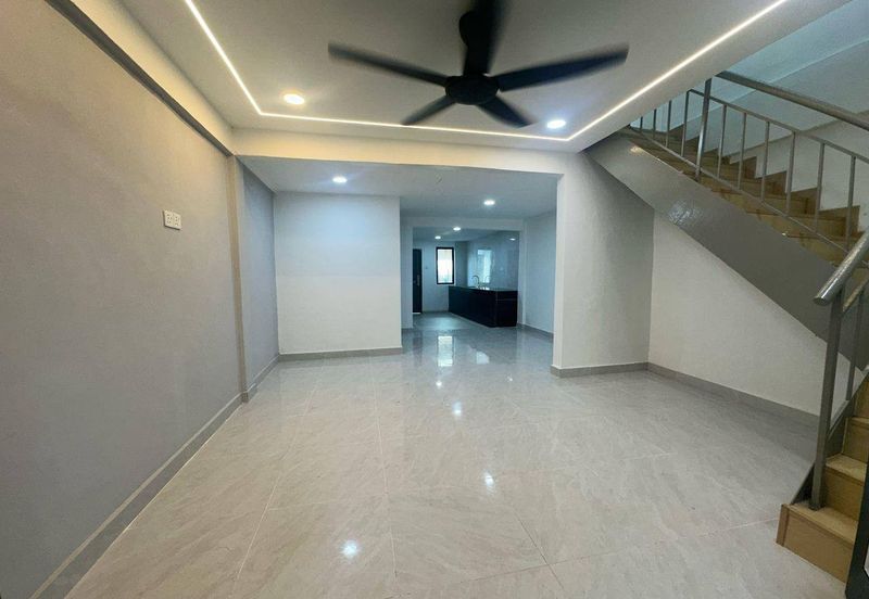 Austin Residence @Taman Mount Austin