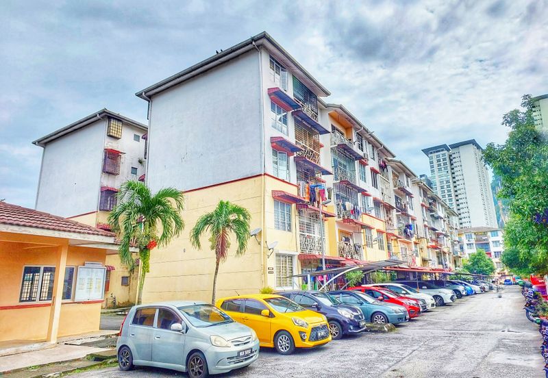 Desa Putra Apartments