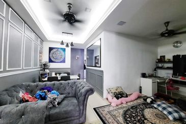 Jalan Semarak, Bukit Beruntung