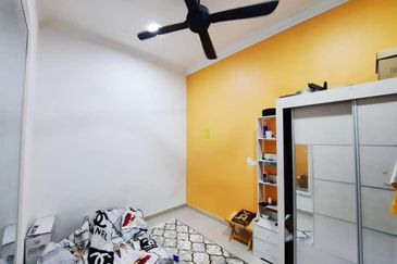 Jalan Semarak, Bukit Beruntung